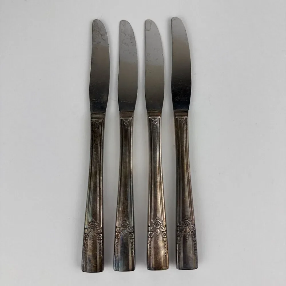 4 Wm A Rogers 1940 ARTISTIC Pattern Grille or Viande Knives Oneida Ltd